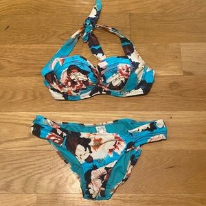 Seafolly bikini in turquoise with flower pattern, US 6, Australian size 10
